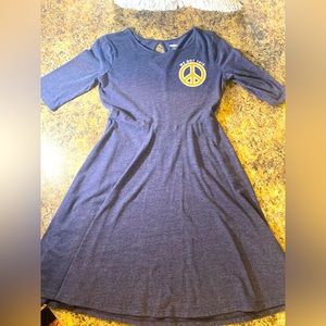 Navy blue dress whit a peace sign